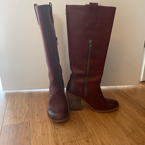 Frye Alexis size 6B 76300 heeled boots - Picture 3 of 5